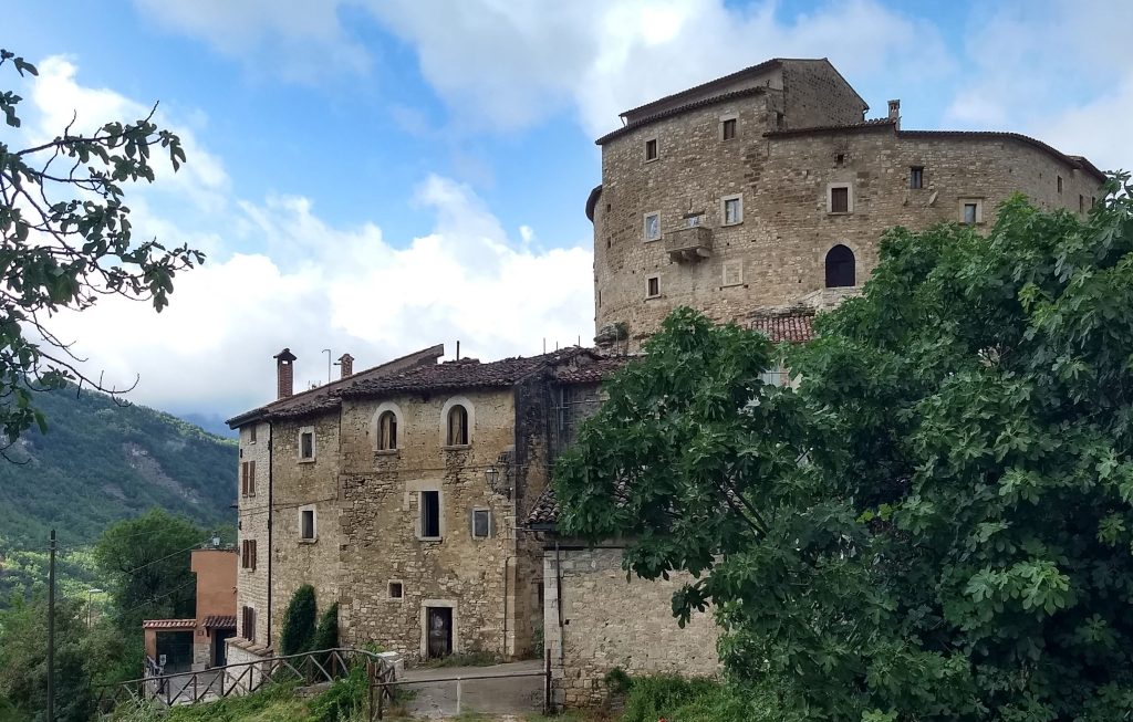 33 – Castel di Luco